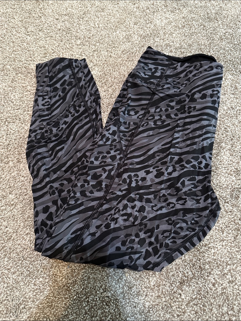 PINK Victoria's Secret Black & Gray Animal Print Leggings